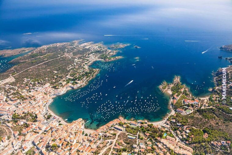 From Roses:Adventure in Cap De Creus: Discover and Swim in a Wild Cove - Enjoying the Scenic Views of Cadaqués Bay and Cap De Creus Lighthouse