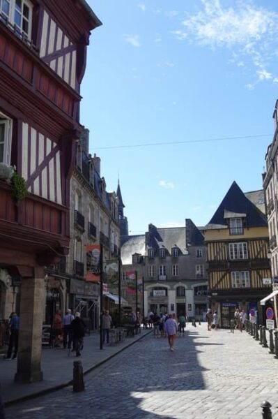 From Saint-Malo: Dinan & Fort La Latte & Cap Fréhel Tour - Booking and Cancellation Policy