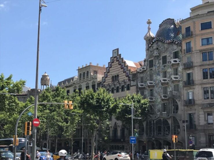 From Salou: Barcelona City Center Tour - Tour Pricing and Duration