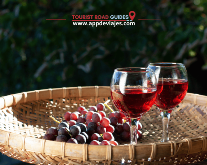 From Salou: Poblet Monastery & Sitges Tour With Wine Tasting - Santa María De Poblet Monastery