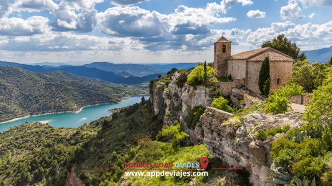 From Salou: Poblet Monastery, Siurana, and Olive Oil Tour - Siurana Historical Exploration