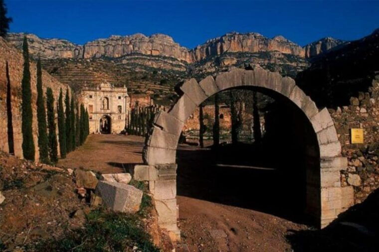 From Salou: Scaladei Charterhouse, Lunch and Wines - Exploring the Scala Dei Carthusian Monastery