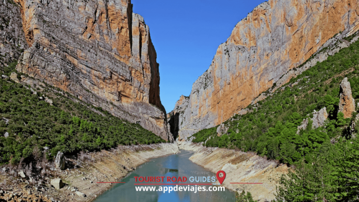 From Salou: Trekking to the Congost De Montrebei & Montblanc - Itinerary Highlights