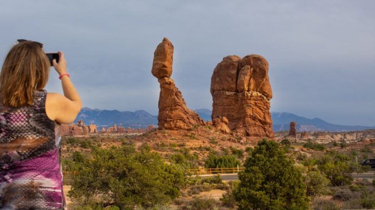 From Salt Lake City: Private Tour of Arches National Park - Tour Duration and Language
