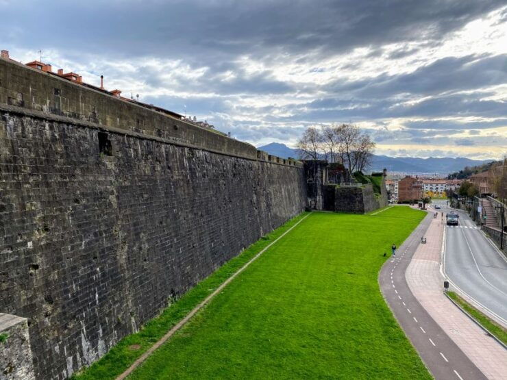 From San Sebastian: Hondarribia Sightseeing and Pintxos - Experience Highlights