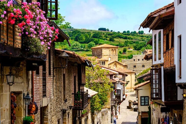 From Santander: Gaudí's Caprice With Entrance, Santillana and Redwood Forest. - Tour Guide and Language Options