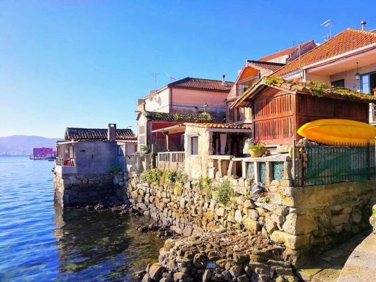 From Santiago: Rías Baixas Galicia Seafood & Wine Day Tour - Tour Experience