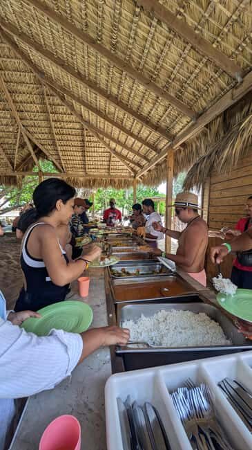 From Santo Domingo: Catalina Island Day Tour - The Experience of the Beach and Marine Environment