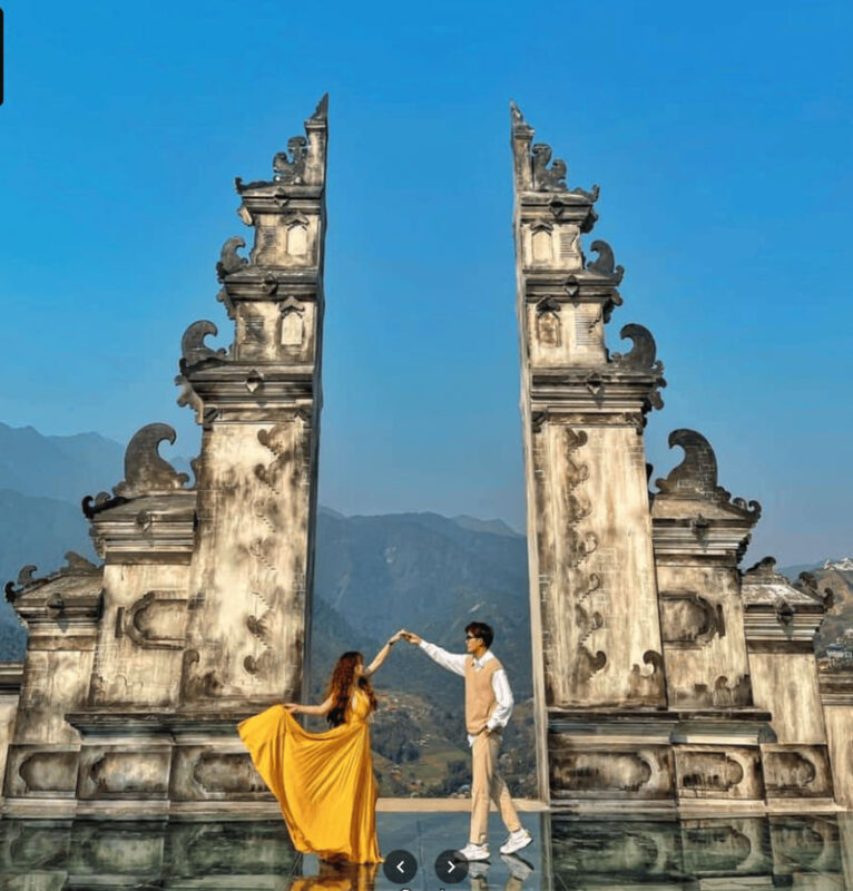 From Sapa: Fansipan Cable, Cat Cat Village, Moana Instagram Day Tour - The guides: the strongest reason to choose a group tour