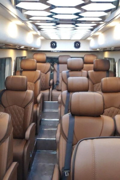 From Sapa: Transfer to or From Ha Giang/Daily Limousine Bus - Driver Qualifications
