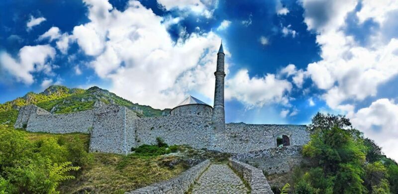 From Sarajevo: Travnik, Jajce, Pliva Lakes & Watermills Trip - Jajce: Medieval Marvel and Waterfall Wonder