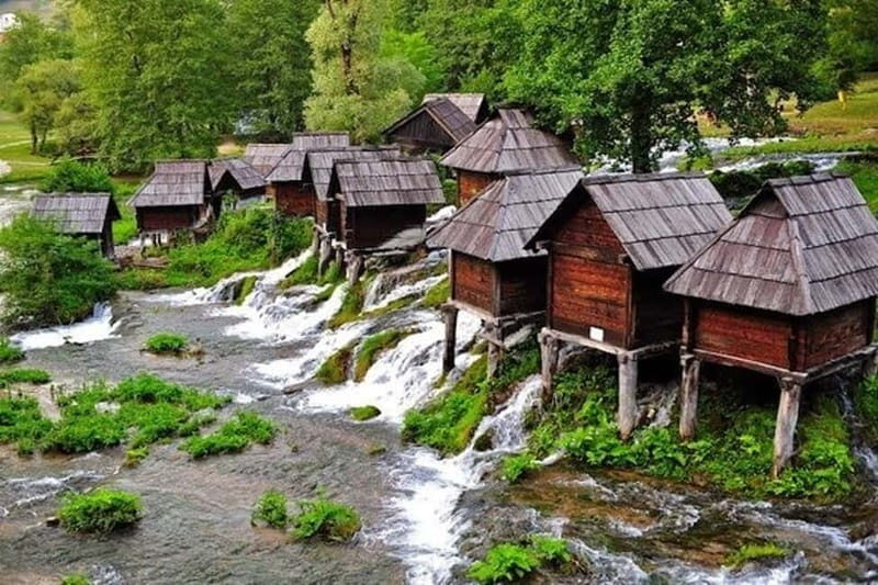From Sarajevo: Travnik, Jajce, Pliva Lakes & Watermills Trip - Authenticity and Experience