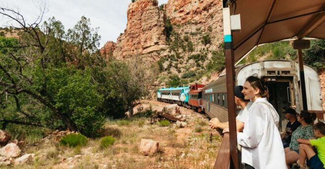 From Sedona: Sightseeing Railroad Tour of Verde Canyon - Comfort and Style With Exceptional Amenities