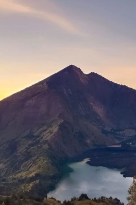 From Senaru: Mount Rinjani Trekking Tour 2 Days - Trek Details and Difficulty