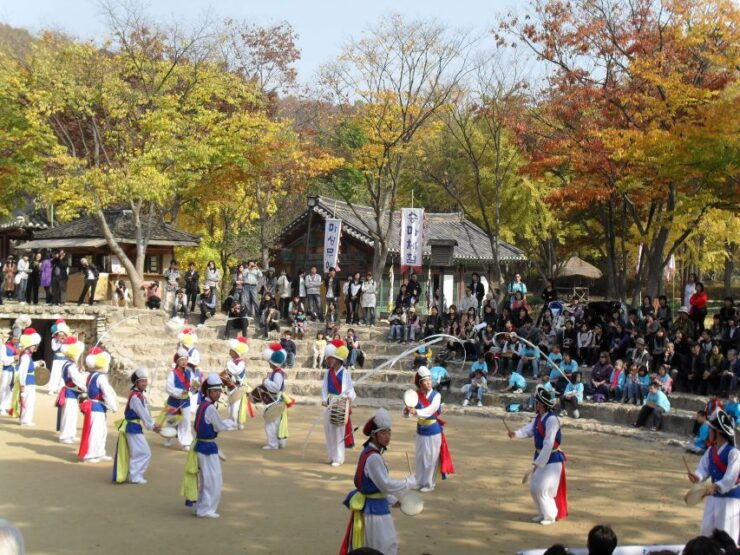 From Seoul: Suwon Hwaseong Fortress and Folk Village Tour - Tour Highlights