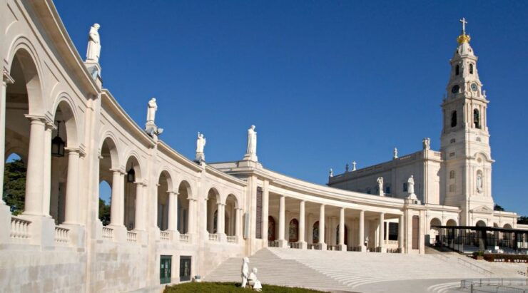From Sesimbra: Private Fátima, Batalha, Nazaré & Óbidos Tour - Tour Details