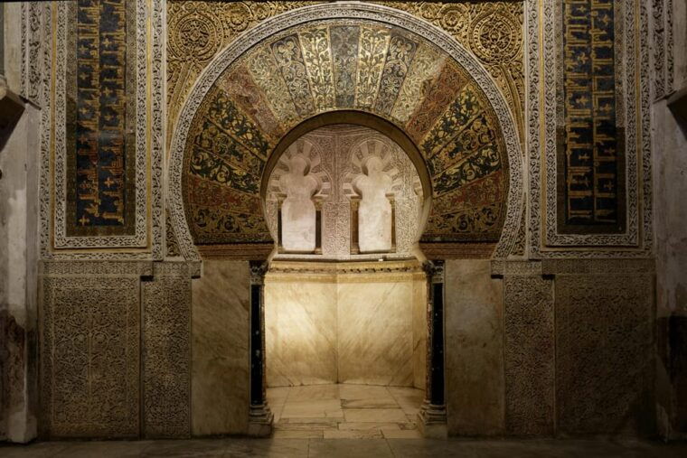 From Seville: 2-Day Trip to Cordoba With Mosque-Cathedral - Exploring Córdobas Jewish Quarter