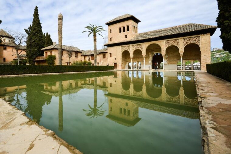 From Seville: Granada & Alhambra Tour With Optional Ticket - Guided Walk Through Albaicín