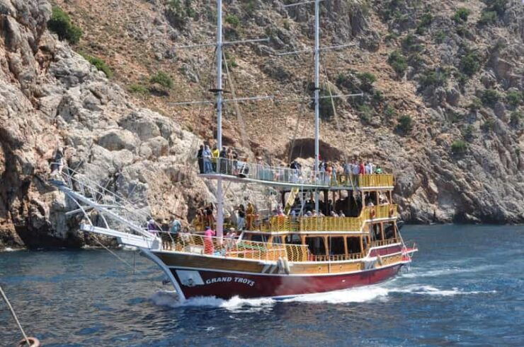 From Side to Alanya: Relax Boat Tour With Lunch and Swimming - Experience Highlights