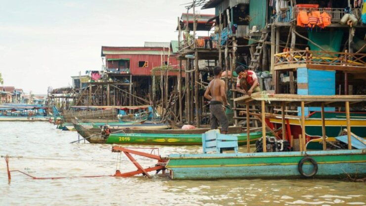 From Siem Reap: Kampong Phluk Floating Village Tour by Boat - Experience