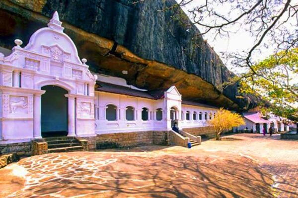From Sigiriya: Kandy Transfer With Dambulla and Spice Garden - Cultural Significance of Dambulla