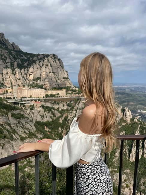 From Sitges: Montserrat, Lunch and Winery with Hotel Pick Up - Discovering Catalan Cava in Penedès