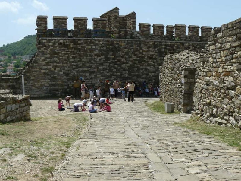 From Sofia: Veliko Tarnovo & Arbanassi 12 hrs Day Tour - Who Should Consider This Tour?