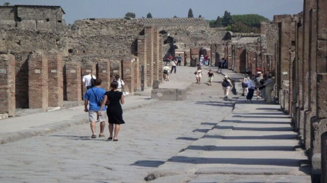 From Sorrento: Pompeii and Mount Vesuvius Tour - Location and Importance
