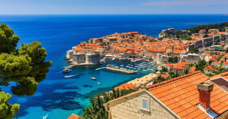 From Split and Trogir: Dubrovnik Private Day Trip With Guide - Exploring Dubrovniks Old Town