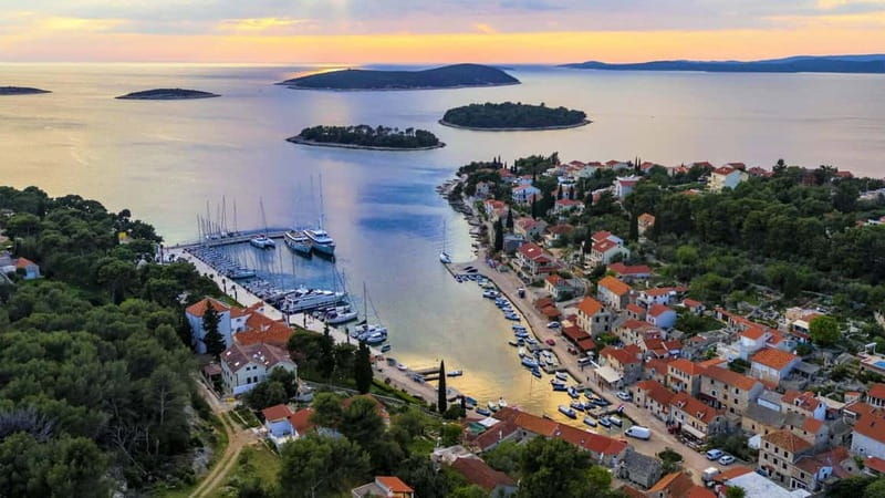 From Split: Blue Lagoon and 3 Island Boat Tour - What to Expect on the Experience