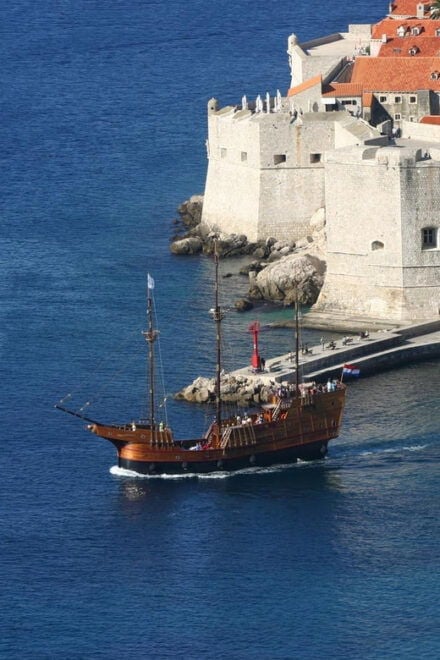 From Split: Dubrovnik Day Trip Incl. Stop in Ston - Exploring Ston