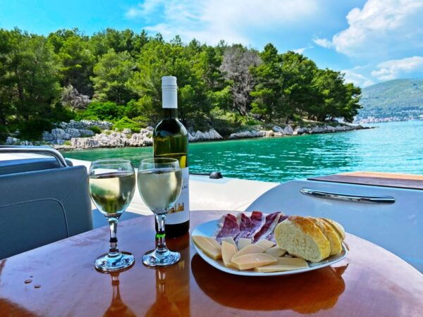 From Split or Trogir: Private Speedboat Tour to Blue Lagoon - Boat and Safety