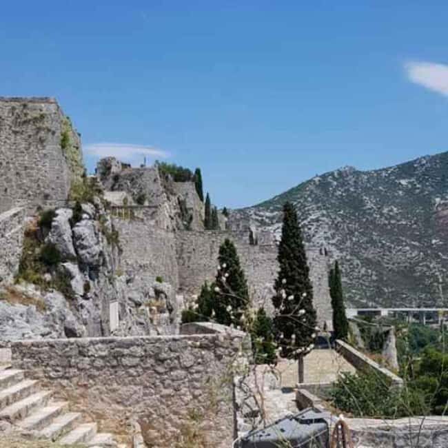 From Split: Salona, Klis Fortress, Stella and Vranjaca Cave - FAQs