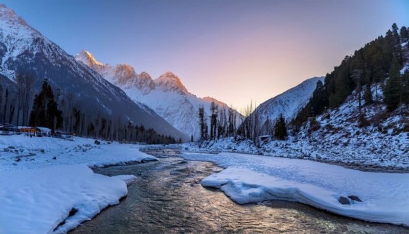 From Srinagar: Private Sonamarg Day Trip with Chauffeur & AC Car - A private car is the value, not a packed itinerary