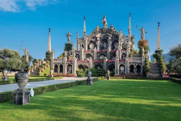 From Stresa: Isola Bella Hop-On Hop off Boat Tour - Botanical Gardens in Stresa