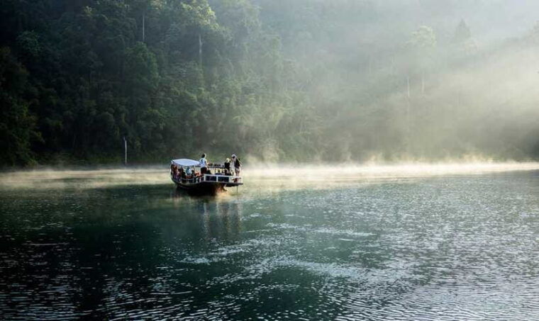 From Surat Thani : Khao Sok Private Boat Tour - Included Services