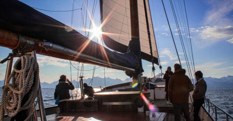 From Svolvær: Lofoten Islands Midnight Sun Sailing Tour - Experience Highlights