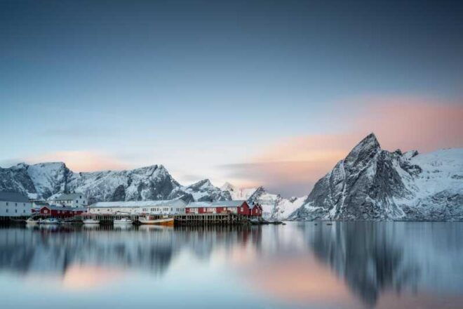 From Svolvær: Reine Winter Photography Tour and Photographer - Transportation and Comfort