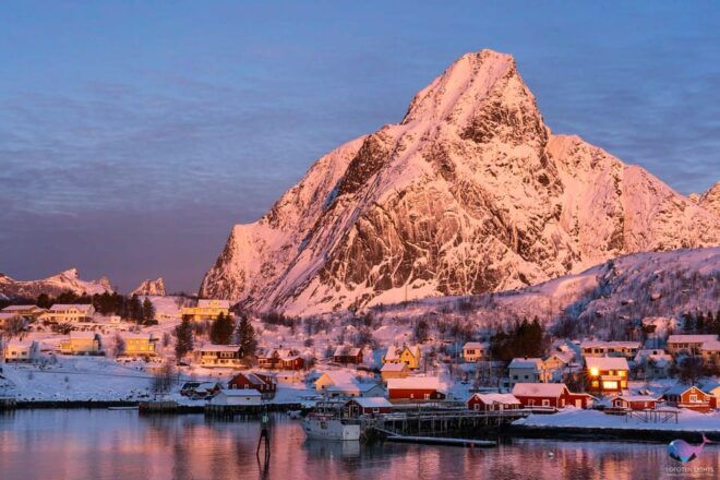 From Svolvær: Reine Winter Photography Tour and Photographer - Knowledgeable Guides