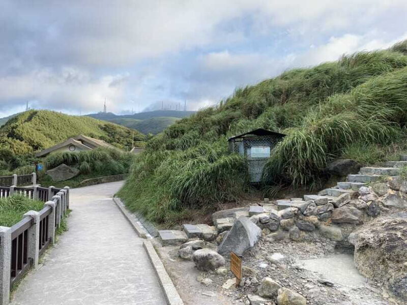 From Taipei: Private Yangmingshan Volcano and Nature Tour - Concluding the Day