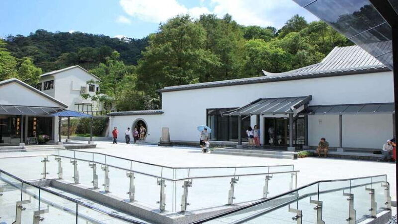 From Taipei: Thousand-Island Lake & Tea Museum Private Tour - Hidden Gems and Relaxing Breaks