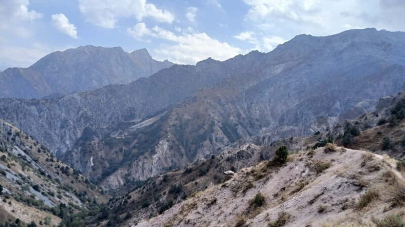 From Tashkent: Small Chimgan Peak Hiking Day Trip - The Itinerary Breakdown: A Closer Look