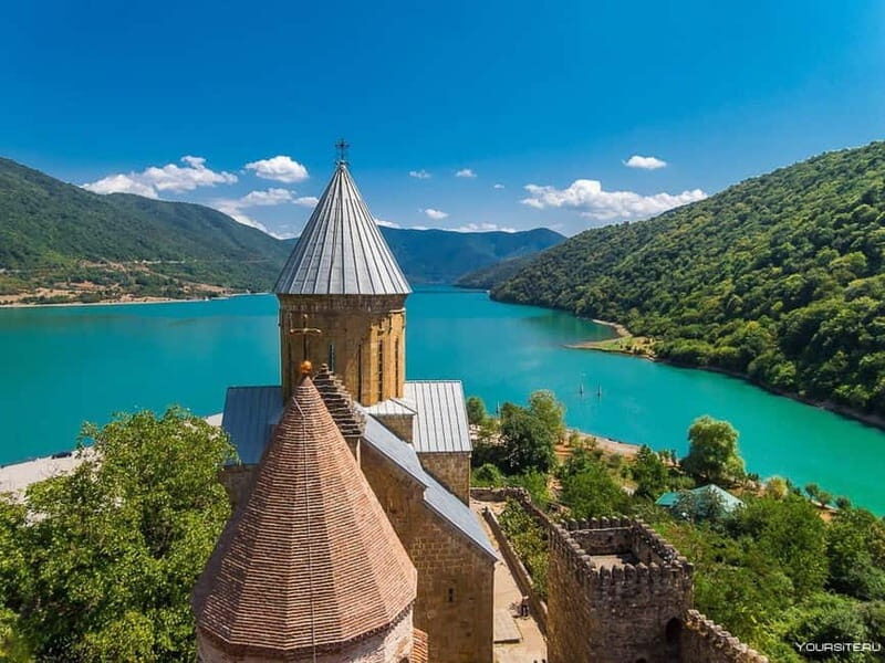 From Tbilisi: Kazbegi, Gudauri & Gergeti Group Day Tour - Detailed Breakdown of the Stops