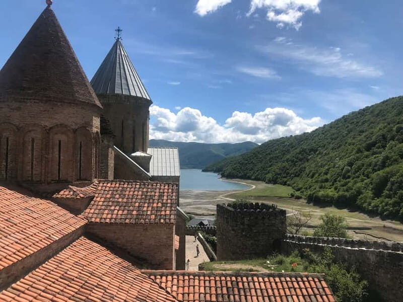 From Tbilisi: Kazbegi Tour - Zhinvali - Ananuri - Gudauri - The Guide and Experience Quality