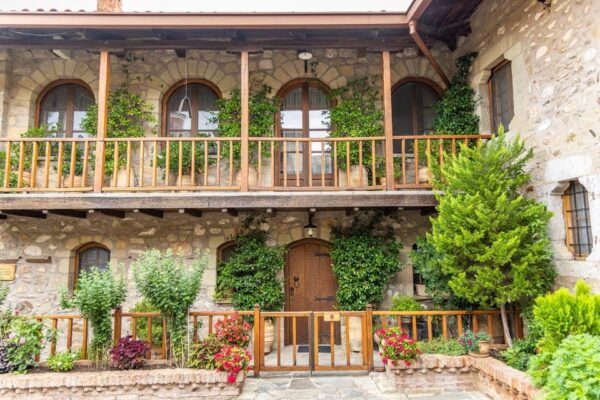 From Thessaloniki: Byzantine Walks Meteora Monasteries - Exploring Kalampaka Village