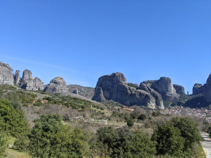 From Thessaloniki: Meteora Small Group Day Trip - Monastery Visits and Experiences
