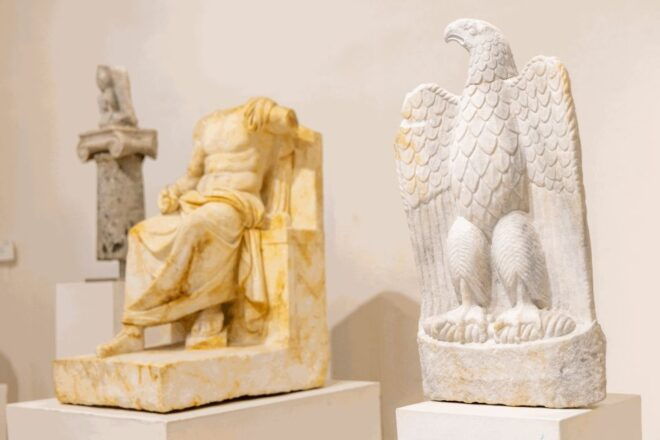 From Thessaloniki: Myth & History Dion & Pal. Panteleimon - Museum Visit: Ancient Relics Display