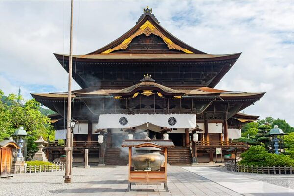 From Tokyo: Nagano, Zenkoji Temple, Snow Monkeys Day Trip - Essential Travel Tips