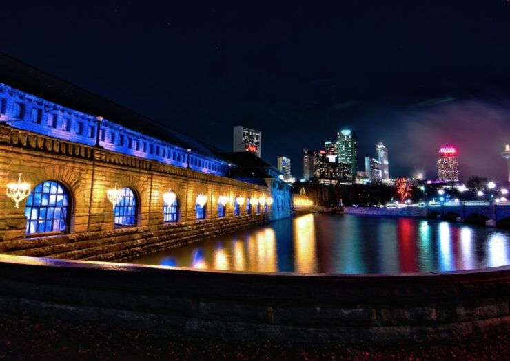 From Toronto: Gray Line Niagara Falls Evening Tour - Tour Highlights
