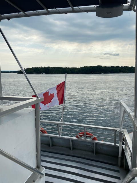 From Toronto: Thousand Islands RV - Motorhome Tour - Languages and Cancellation